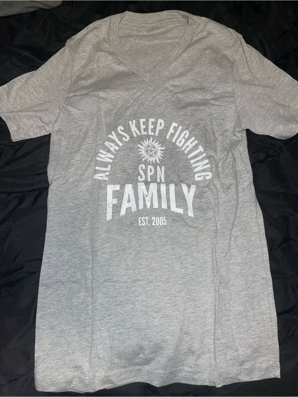 Supernatural Always keep fighting Spn Family Gray Graphic V‑Neck Tee medium